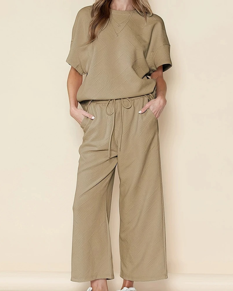 Tessie - Loose shirt and wide-leg trousers set