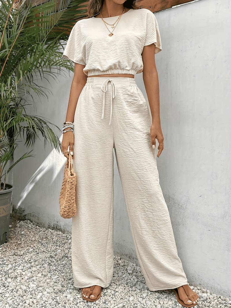 Eleanora - Chic crop top t-shirt and high-waist trousers