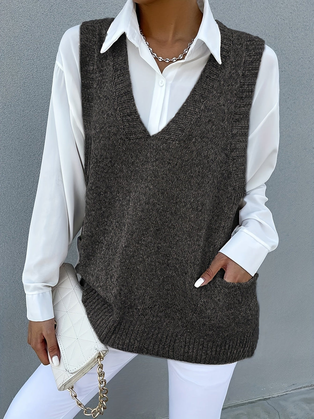 Veronia - Loose V-neck vest with pockets