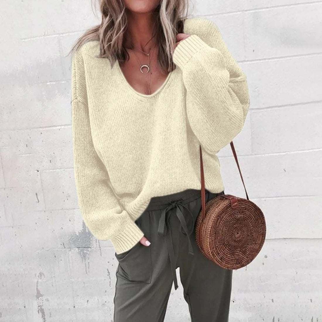 Talia - Loose warm v-neck sweater