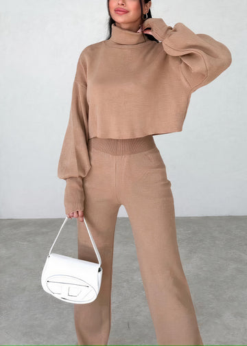 Vallory - Elegant turtleneck crop sweater and straight-leg trousers set