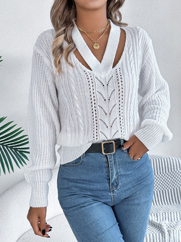 Priya - Cosy cut-out v-neck sweater