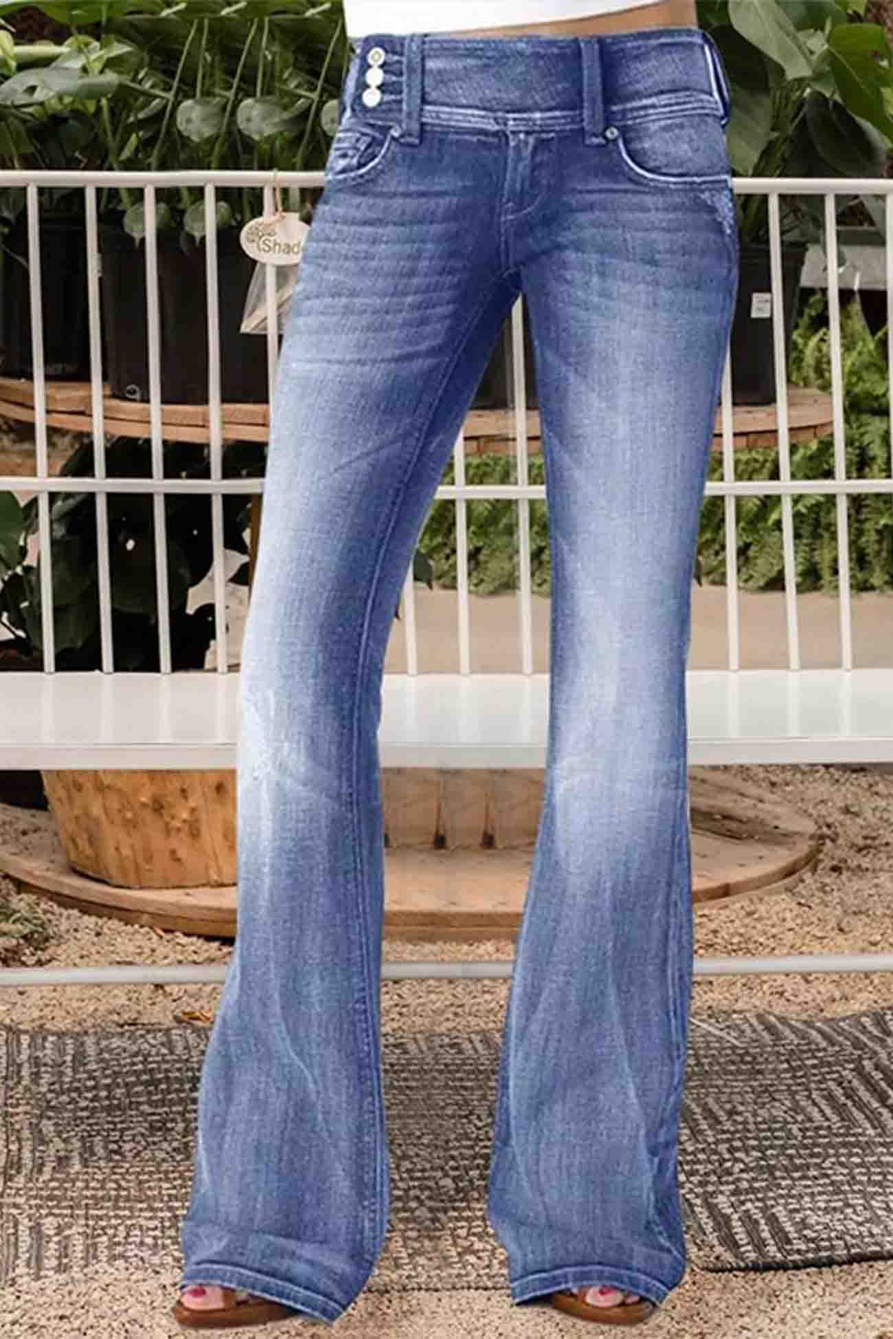 Cassidy - retro side-button mid-rise flare jeans