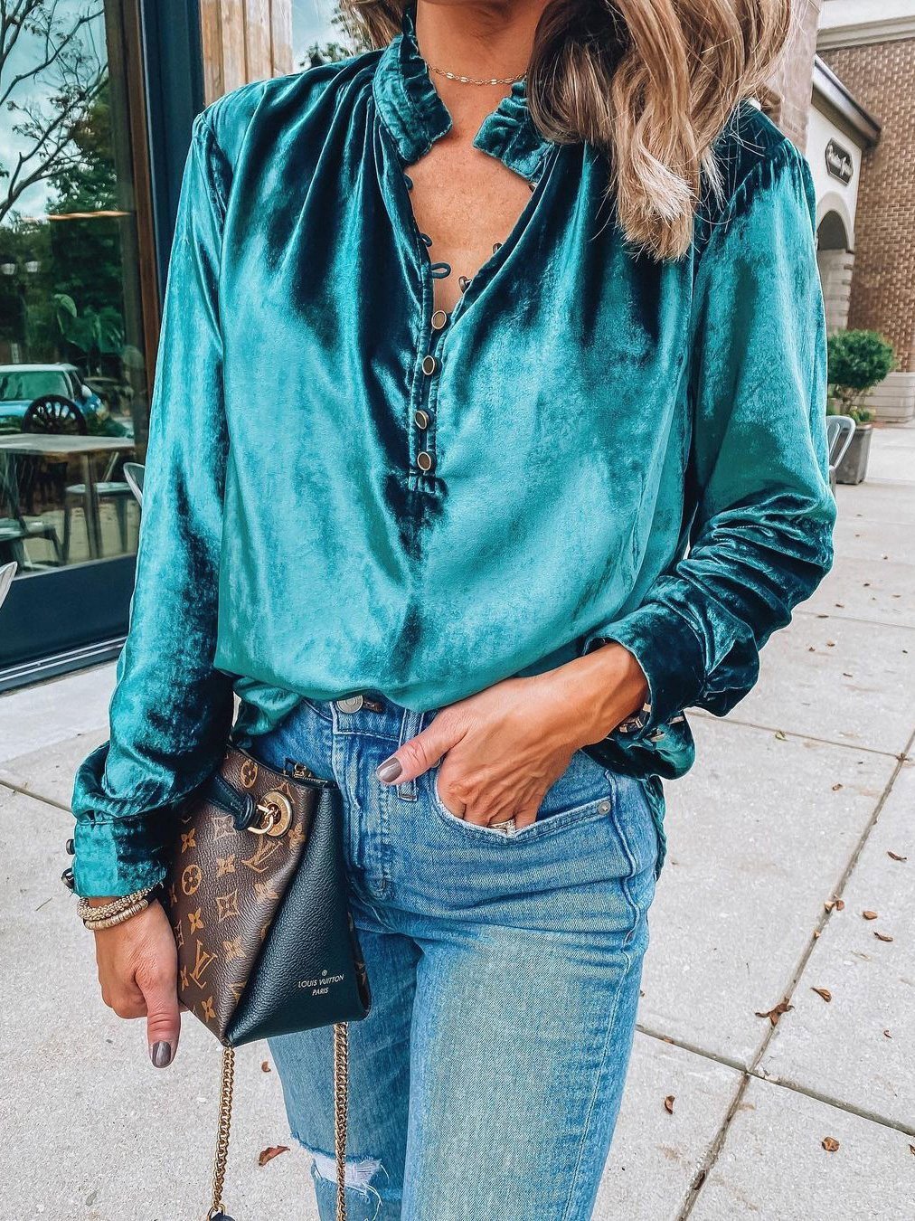 Savannah - Stylish classic long-sleeve blouse